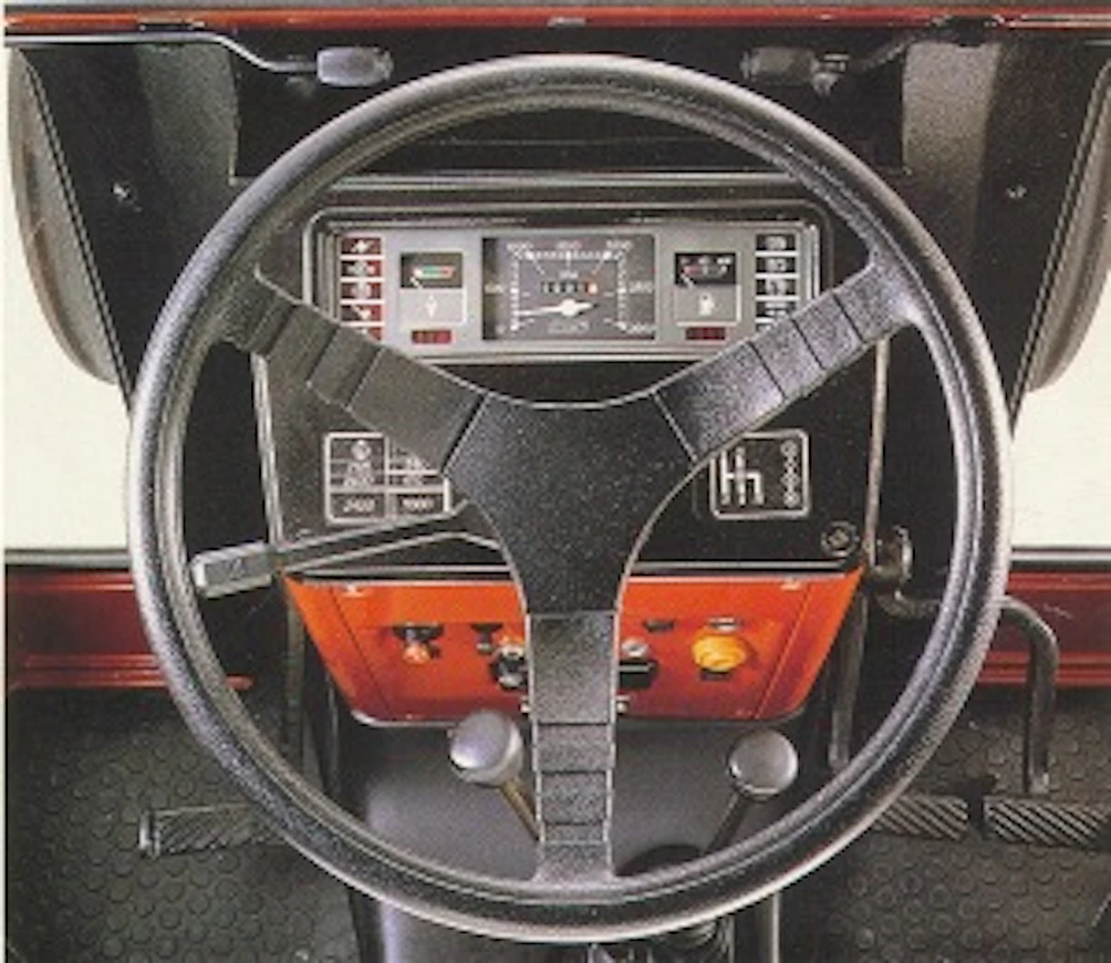81Fiat780ohjaamo