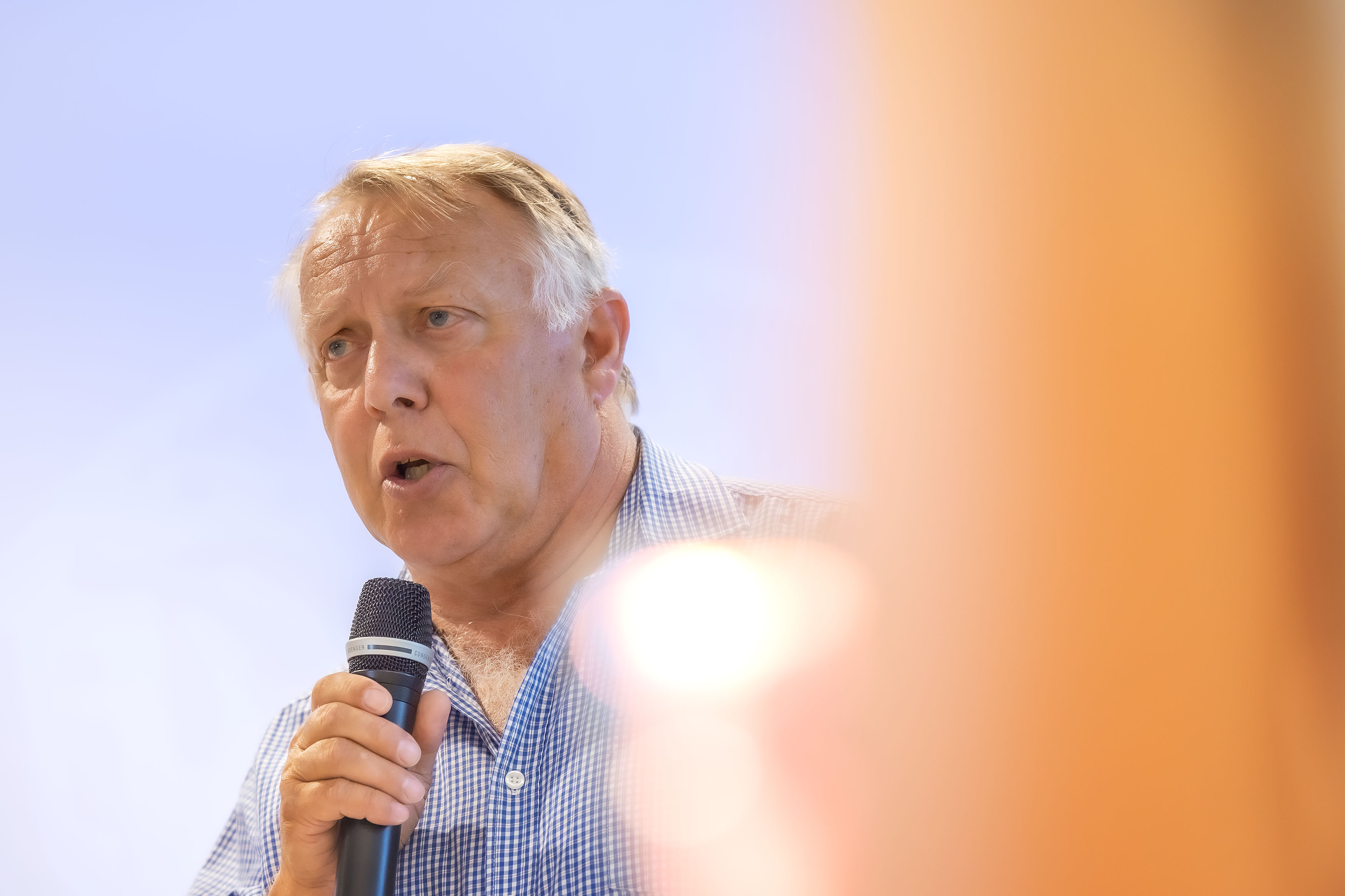 Håkan Wahlman näkee, että nyt on vaäärä hetki vahvistaa maajoukkuevalmentajien jatko.
