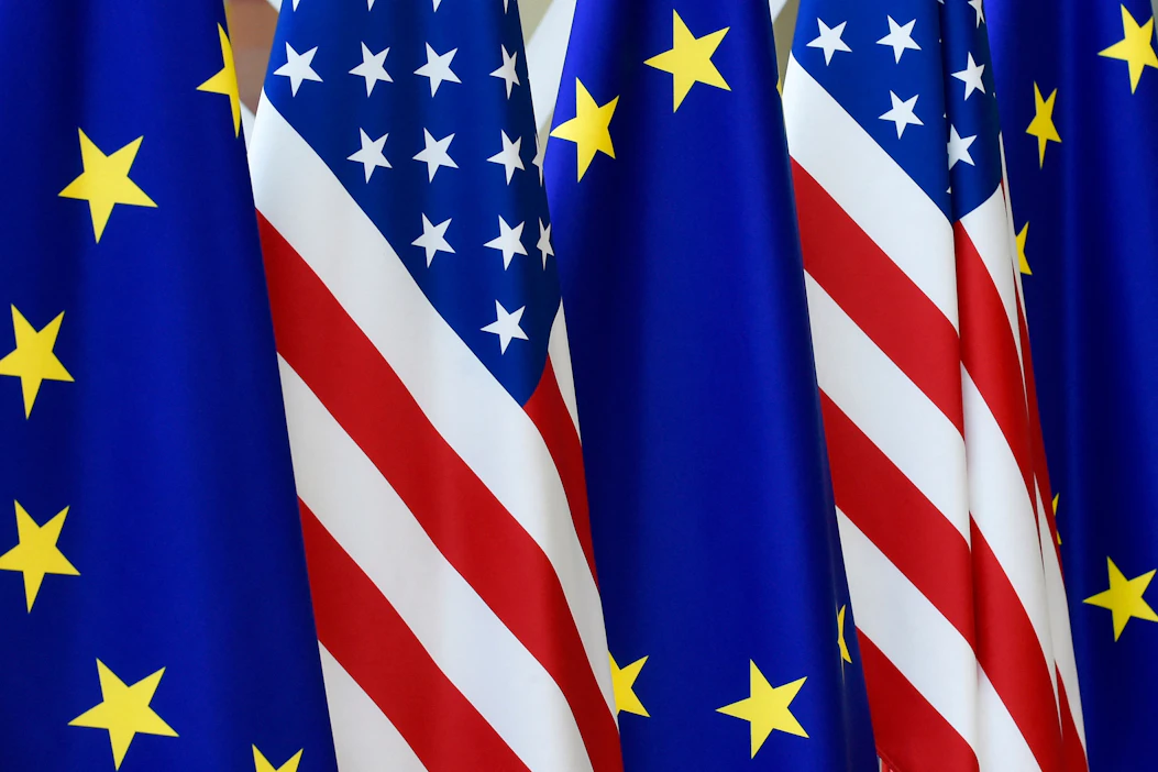 Euroopan parlamentti on päättänyt panna EU:n ja Yhdysvaltojen välisen kauppasopimuksen jäihin. LEHTIKUVA/AFP.