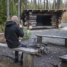 Lahjoituksella kunnostetaan muun muassa Evon retkeilyalueen laavuja.