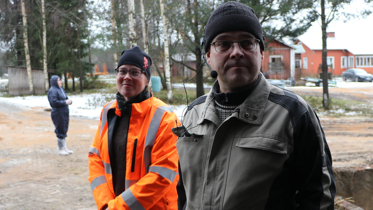 Haukiputaalaiset Tarja Juntto ja Juho Pikkujämsä myyvät karitsanlihaa suoraan kuluttajille.