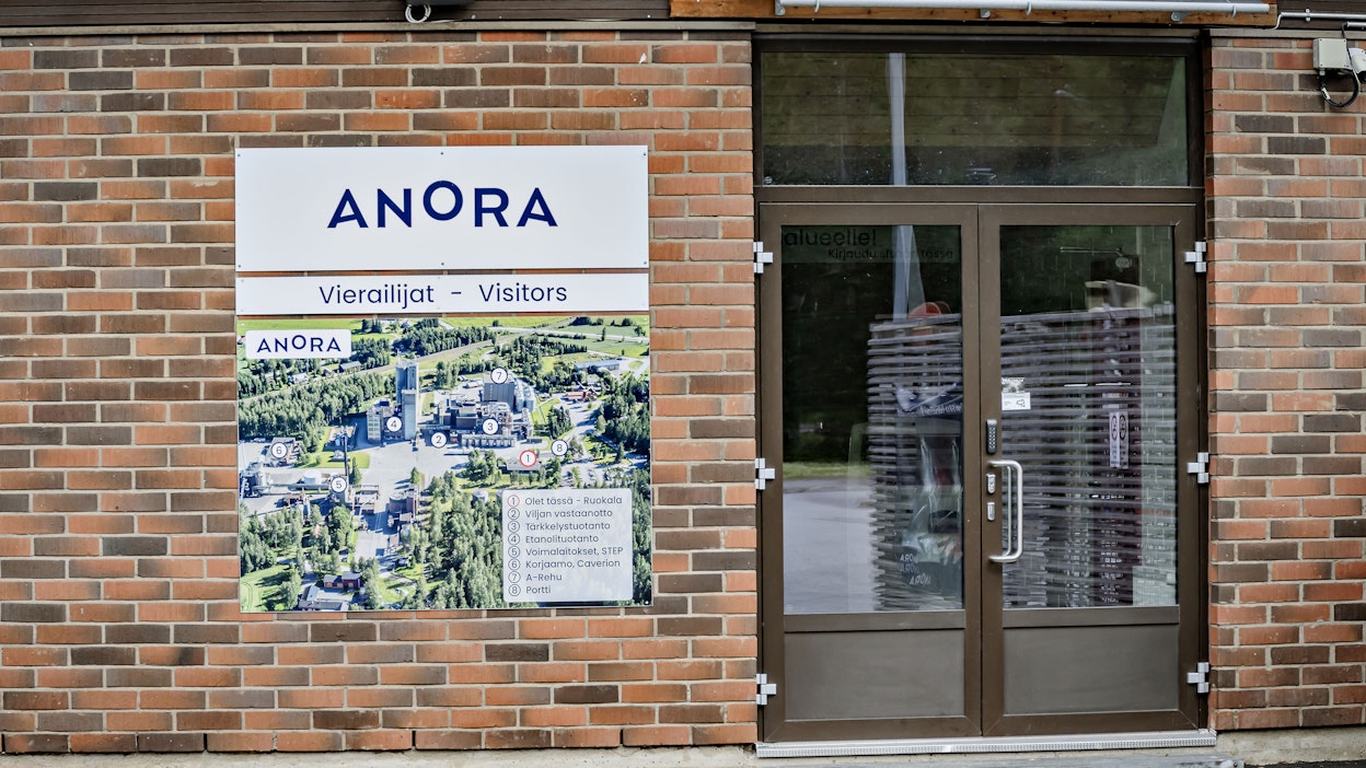 Koskenkorvan tehtaat kuuluvat Anora Groupiin.