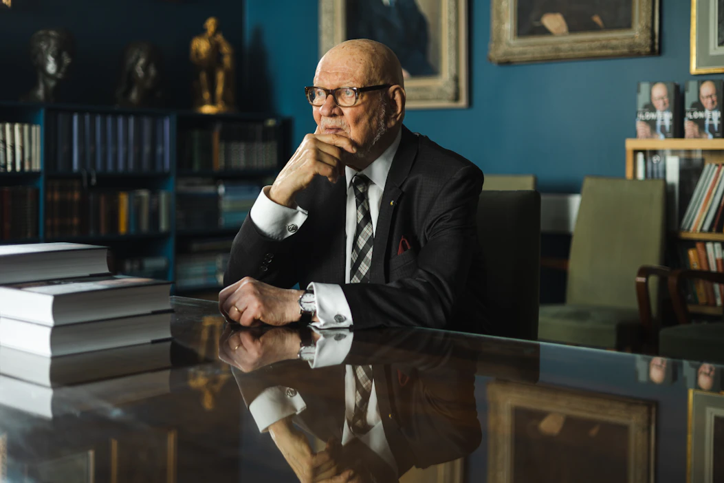 Docendo julkaisi tiistaina Hannu Himasen<strong id="strong-6a2fe670e712bca01837b0010dcaa314"> </strong>kirjoittaman Jaakko Iloniemen ulkopoliittisen elämäkerran. Hänen 90-vuotispäiviään juhlitaan lisäksi Säätytalon seminaarissa.