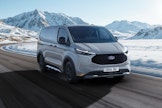 Nelivetoisen E-Transit Custom AWD -mallin lanseeraus on suunniteltu keväälle 2026.