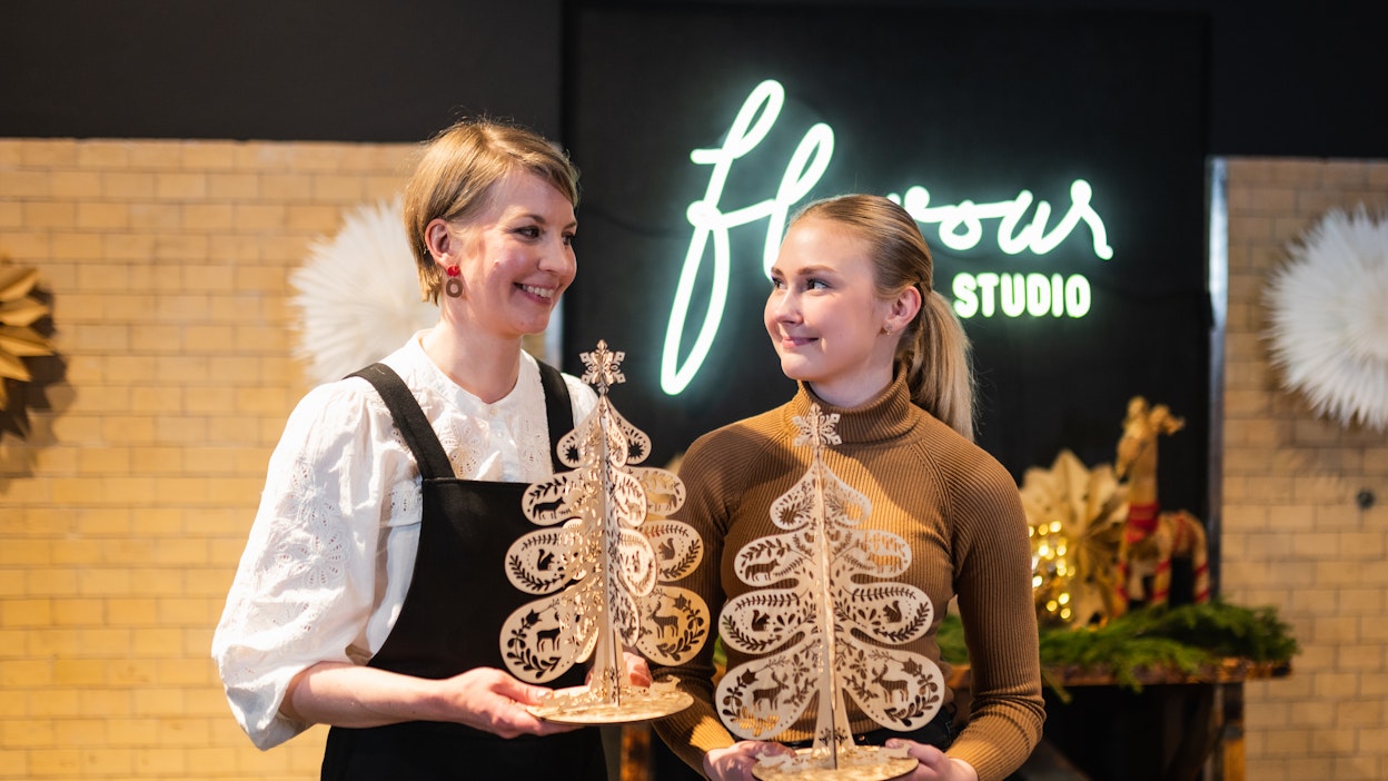 Voittajat Anna Jaatinen (vas.) ja Pihla Sallinen (oik.).