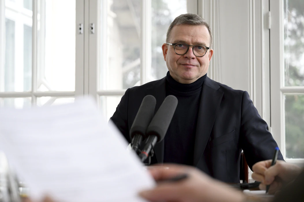 Pääministeri Petteri Orpon mukaan ei ole mitään viitteitä siitä, että Suomen suhde Yhdysvaltoihin liittolaisena olisi muuttunut. LEHTIKUVA / EMMI KORHONEN.