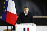 Ranskan presidentti Emmanuel Macron puhui maanantaina Ile Longuen sotilastukikohdassa. AFP / LEHTIKUVA. 