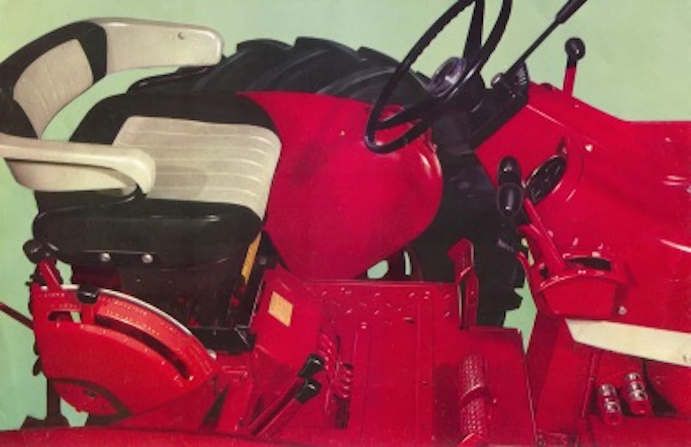 66Farmall806ohjaamo