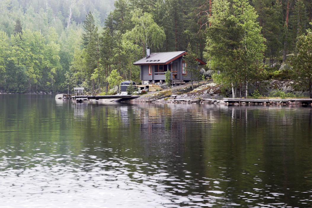 Suomalainen kaipaa luontoon. Se on yksi keskeisimmistä suomalaisten mökkeilyinnon selittäjistä.