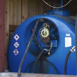 Polttoainevarkaudet piinaavat koneyrittäjiä Etelä-Pohjanmaalla. Kuvituskuva.