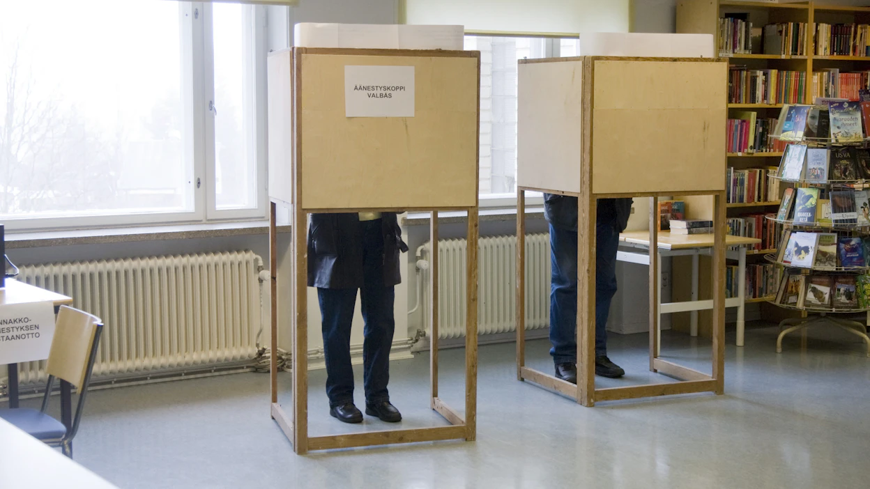 Jos äänestyspaikalle pääseminen ei kunnon vuoksi ole mahdollista, voidaan äänestys järjestää myös kotiin. Tarpeesta on ilmoitettava kotikunnan keskusvaalilautakunnalle viimeistään tiistaina 16.1.