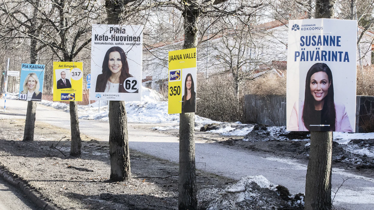 Ely-keskus ohjeistaa keräämään vaalimainokset pois viikon kuluessa siitä, kun vaalit on pidetty.
