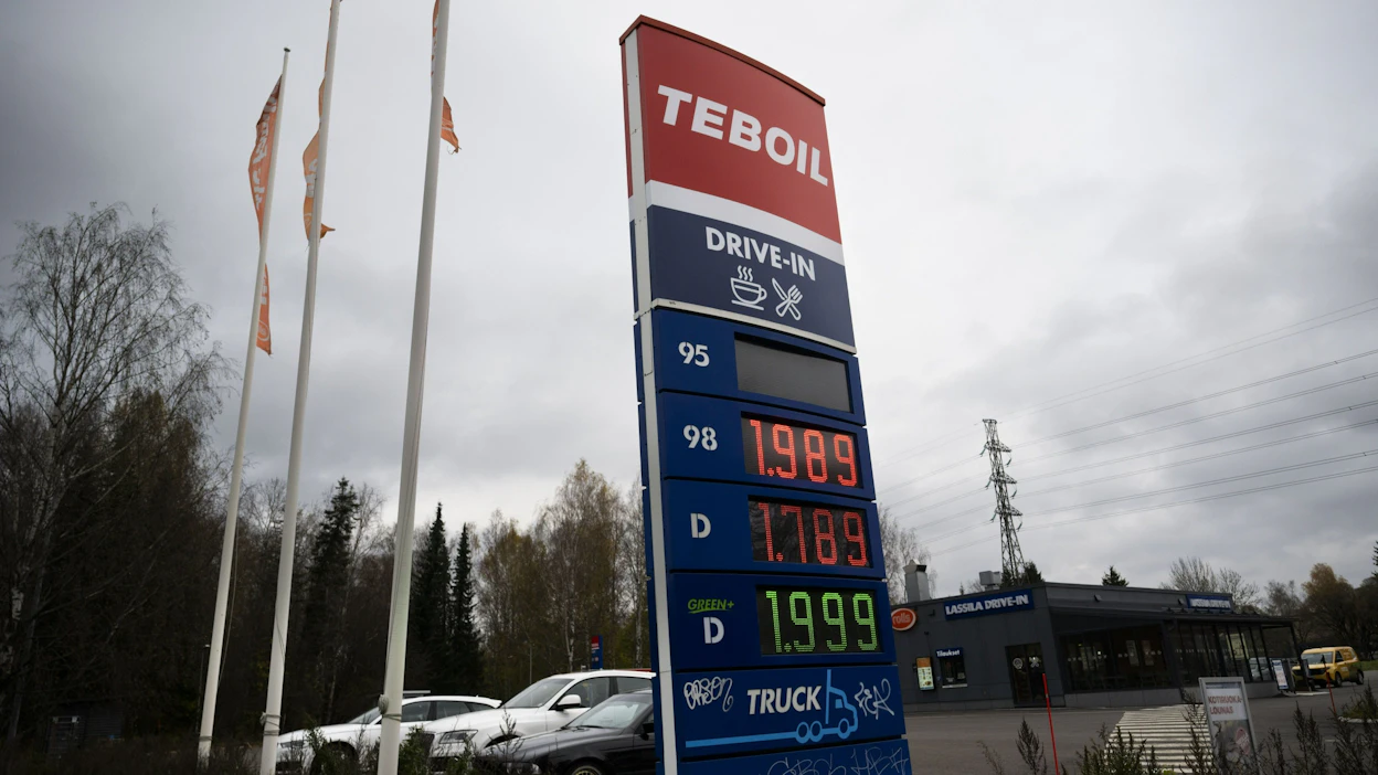 Teboil kertoo sidosryhmille lähettämässää kirjeessä, että se ryhtyy kaikkiin kohtuullisiin toimiin täyttääkseen velvoitteensa, joiden toteutus on saattanut viivästyä muun muassa pakoterajoitusten vuoksi. LEHTIKUVA / Antti Aimo-Koivisto.