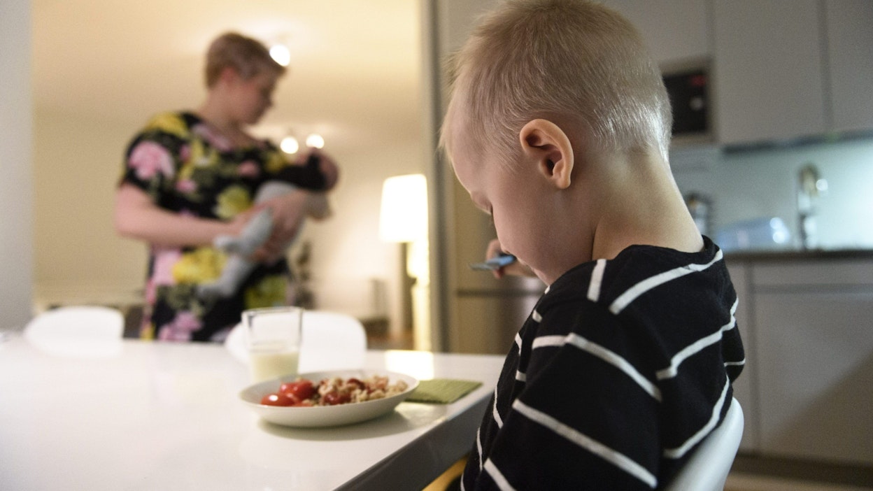 Perhebarometrikyselyn mukaan suomalaiset 20–45-vuotiaat pitävät itselleen ihanteellisena lapsilukuna noin kahta lasta.