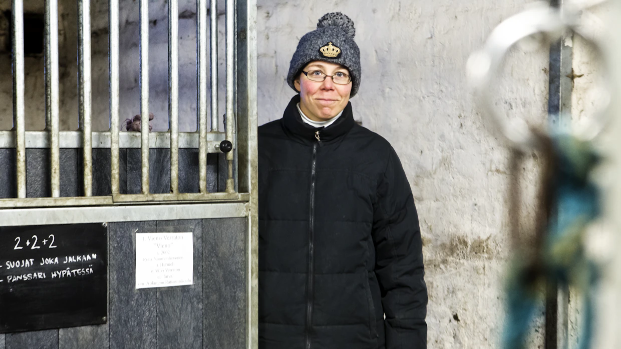 Aulangon ratsastuskoulun Salla Varenti on ratsastuskouluoppilaiden SM-kisojen puuhahenkilöitä.