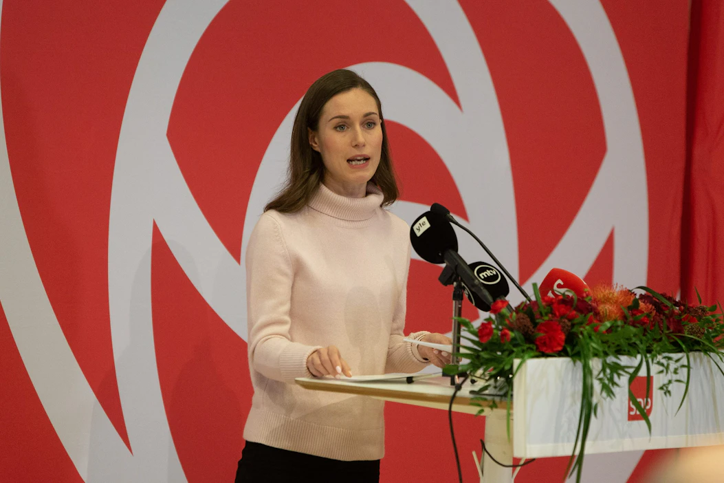 SDP:n puheenjohtaja, pääministeri Sanna Marin puhui SDP:n puoluevaltuuston kokouksessa Lappeenrannassa 19. marraskuuta 2022. LEHTIKUVA / LAURI HEINO.