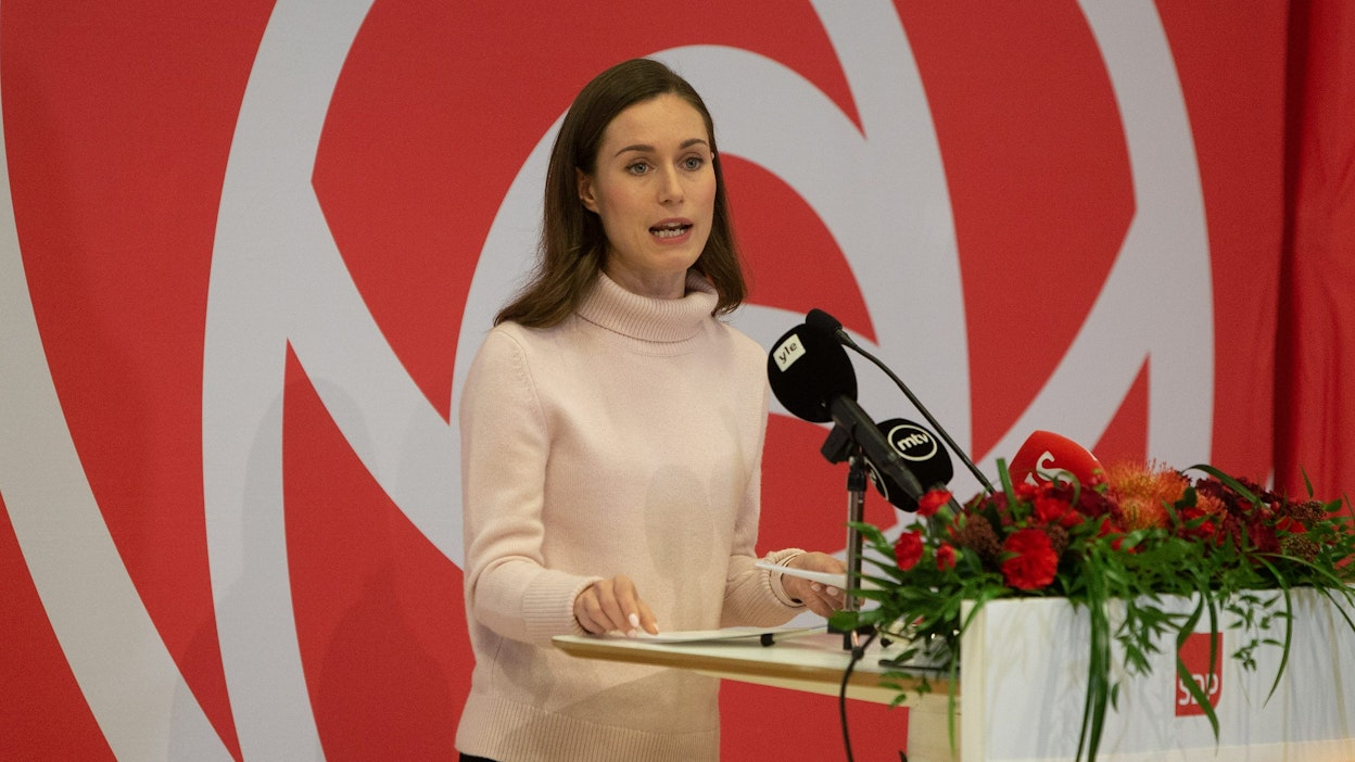 SDP:n puheenjohtaja, pääministeri Sanna Marin puhui SDP:n puoluevaltuuston kokouksessa Lappeenrannassa 19. marraskuuta 2022. LEHTIKUVA / LAURI HEINO. 