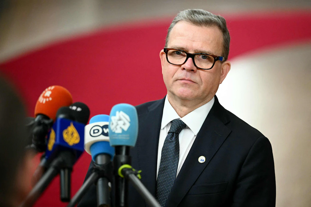 Orpo sanoo odottavansa EU-komissiolta esitystä Ukrainalle suunnitellusta sotakorvauslainasta jo lähiviikkoina. LEHTIKUVA/ AFP.