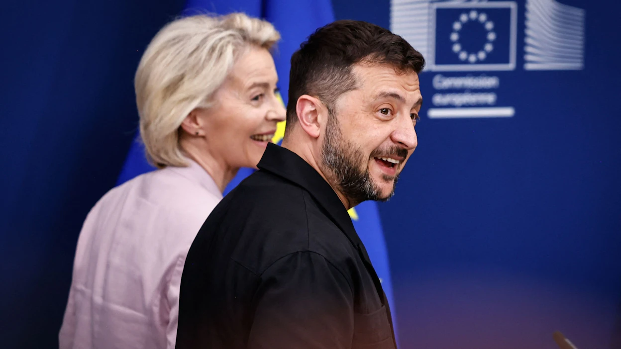 Ukrainan presidentti Volodymyr Zelenskyi kommentoi sunnuntaina Ukrainaa tukevien niin sanottujen halukkaiden maiden koalition kokouksen jälkeen, että on historiallinen päätös, että Yhdysvallat on valmis osallistumaan Ukrainan turvatakuisiin.