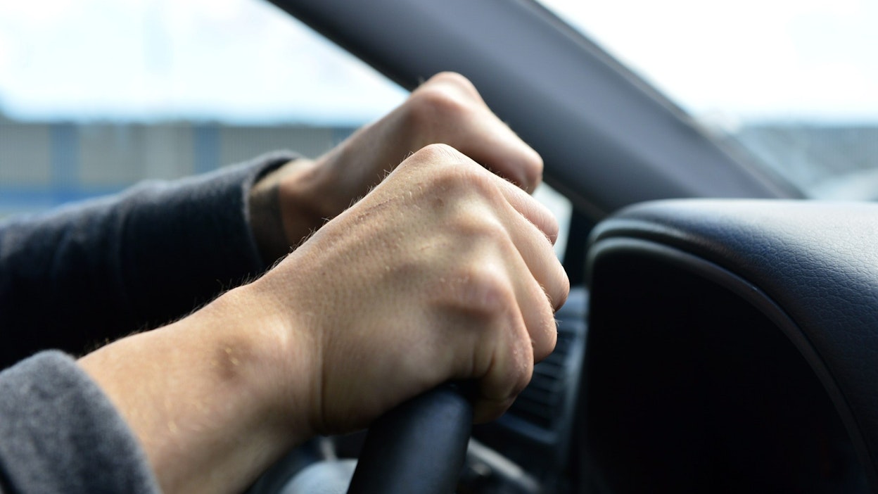 17-vuotiaita kuljettajia koskevien lakimuutosten on tarkoitus tulla voimaan lokakuussa. LEHTIKUVA / IRENE STACHON. 