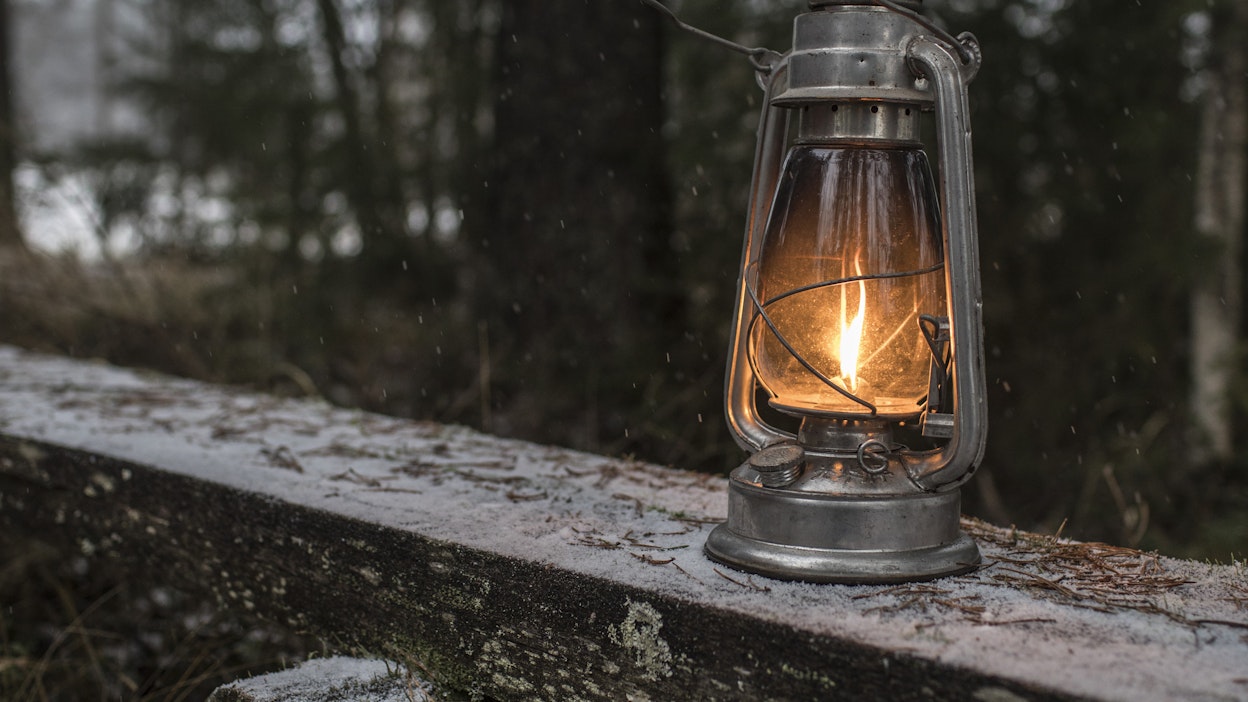 Tuhansilta on vielä sähköt poikki Hannes-myrskyn jäljiltä. Arkistokuva.