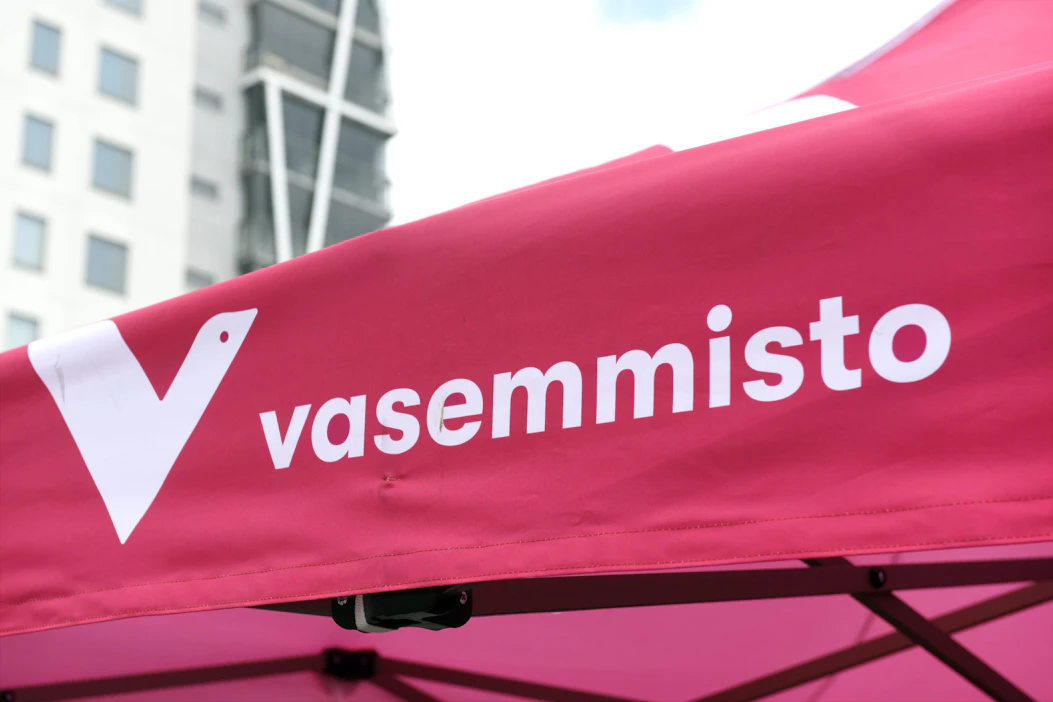 Tavoiteohjelmassa todetaan, että huumausaineiden valmistus, tuonti ja vienti sekä kuljetus ja myynti olisivat yhä rangaistavia tekoja. LEHTIKUVA / Timo Jaakonaho.