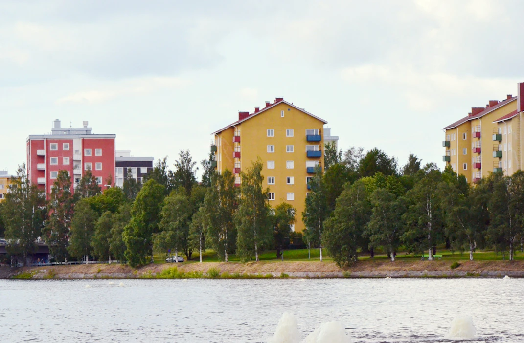 Oulussa vanhojen asuntojen hinnat harppasivat ylöspäin lokakuussa. LEHTIKUVA / Eija Kontio.