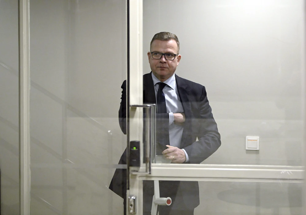 Kokoomuksen puheenjohtaja Petteri Orpo (kuvassa) ja Ruotsin maltillisen kokoomuksen puheenjohtaja Ulf Kristersson haluaisivat Suomen ja Ruotsin virallisten Nato-hakijamaiden asemaan kesäkuun loppuun mennessä. LEHTIKUVA / MARKKU ULANDER.