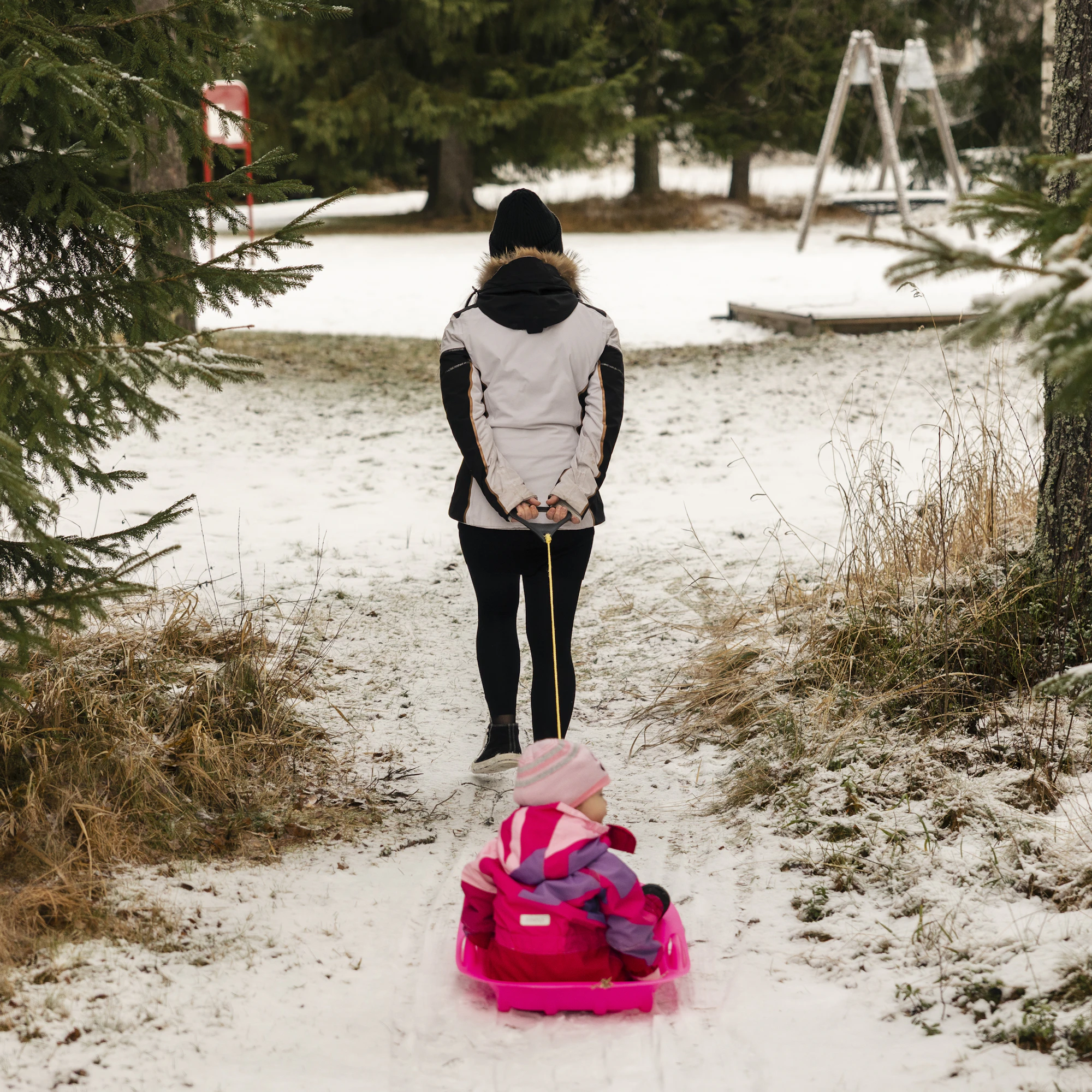Oona joutui Selman vauva-aikana miettimään lapsen laittamista sijoitukseen raha-ahdingon vuoksi. ”Mutta mun tytär tarvitsee äitiä ja mä tarvitsen tytärtäni”, Oona päätti.