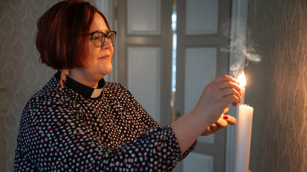 Vuoden papin kunniamaininta tuli Elina Jokipaltiolle täytenä yllätyksenä.