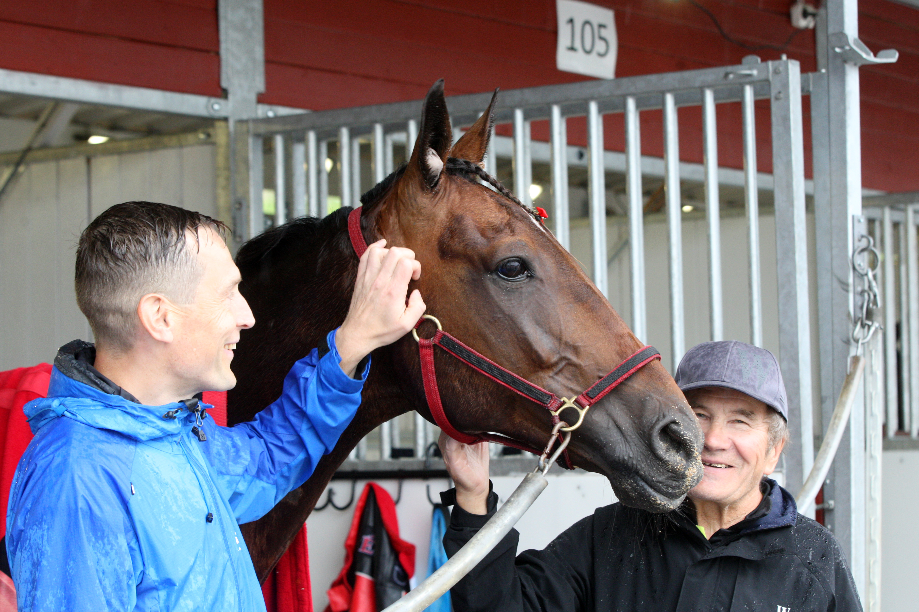 Jaakko Kyrö ja Risto Airaksinen iloitsivat Anything For Youn finaalipaikasta.