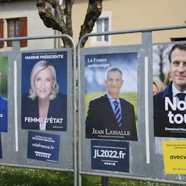 Ranskan presidentinvaalien ensimmäisen kierroksen tulos näyttää selvältä. Kansallisen liittouman Marine Le Pen ja istuva presidentti Emmanuel Macron nousevat toiselle kierrokselle.