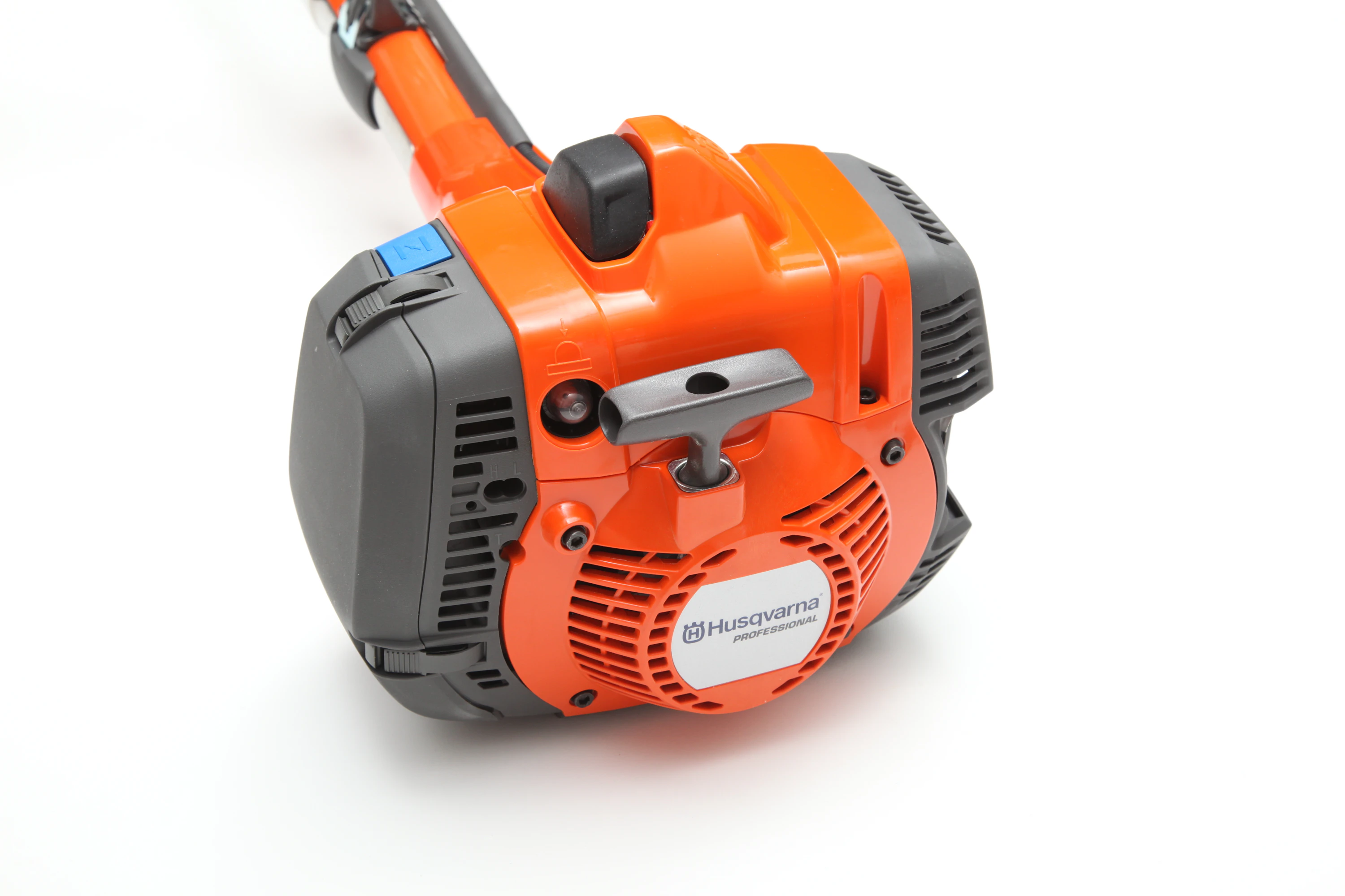 Husqvarnassa, kuten kokeilun muissakin monitoimiraivureissa, on kevytkäynnistys.