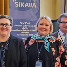 Eläinten Terveys ETT:n Sikava-tiimi: Vera Talvitie (vas.), Ina Toppari ja Olli Ruoho. 