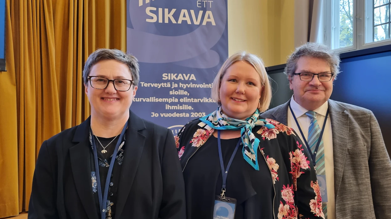 Eläinten Terveys ETT:n Sikava-tiimi: Vera Talvitie (vas.), Ina Toppari ja Olli Ruoho.