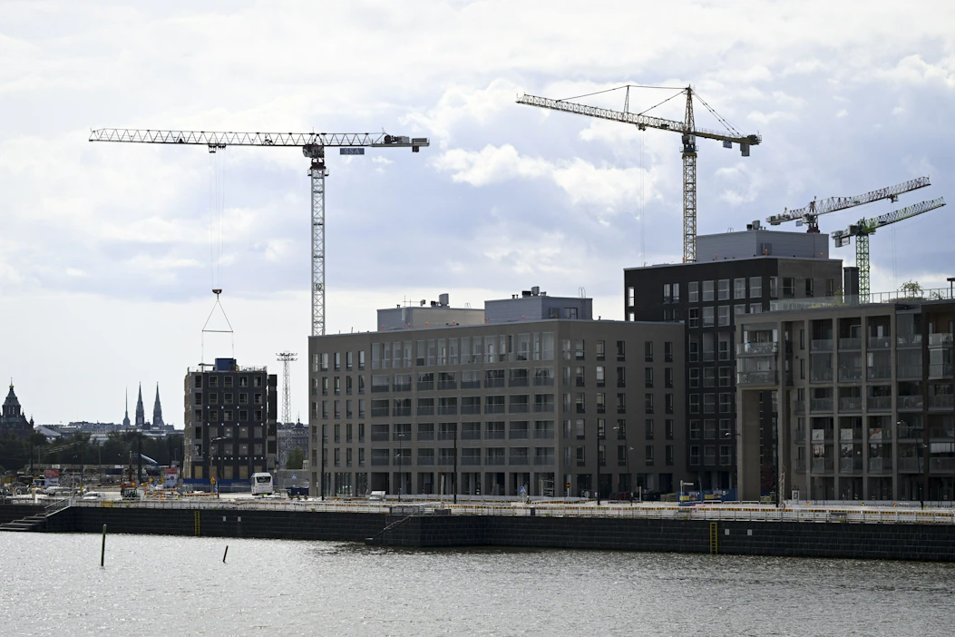 Monissa vasta valmistuneissa rakennuksissa pääkaupunkiseudulla on tyhjiä asuntoja myynnin hiivuttua. LEHTIKUVA / EMMI KORHONEN.