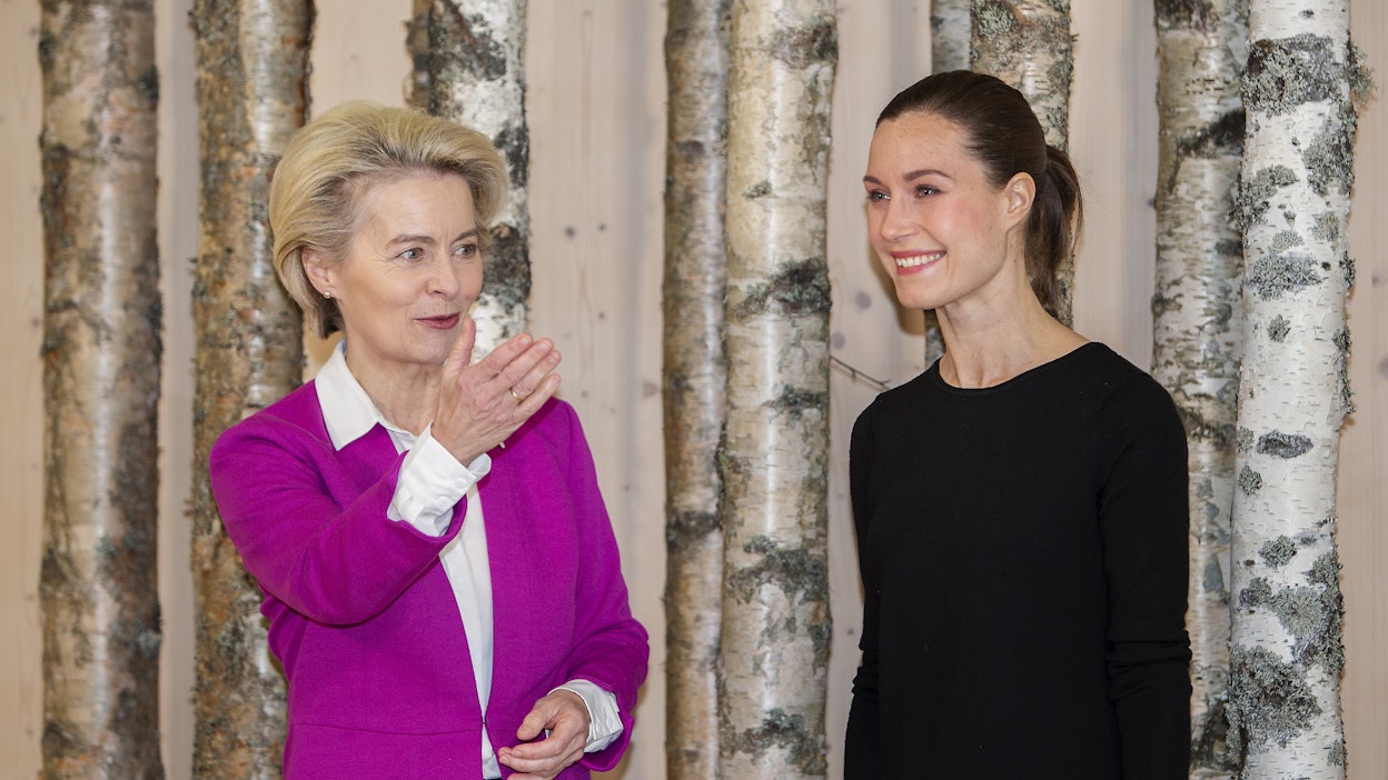 Euroopan komission puheenjohtaja Ursula von der Leyen tapasi Suomen vierailullaan In to the woods -seminaarissa muun muassa pääministeri Sanna Marinin.