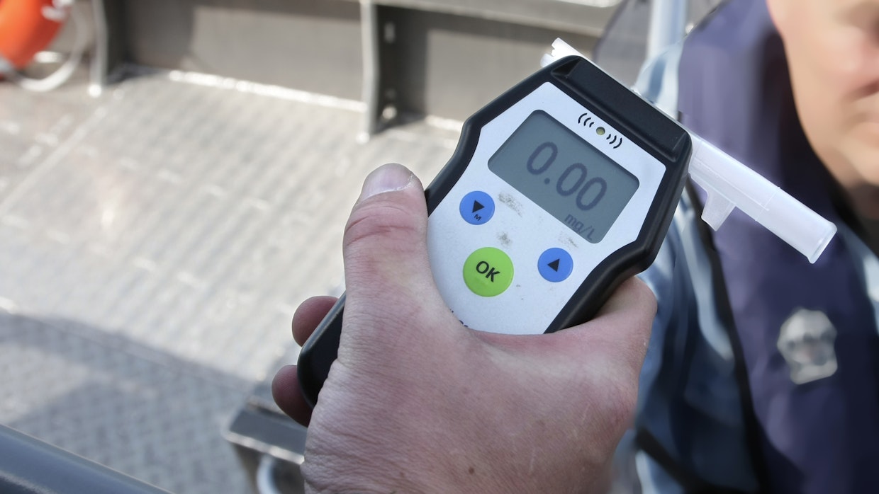 Ahvenanmaalla on käyty kiivasta keskustelua siitä, mitä rajoja Ahvenanmaan vesillä todellisuudessa sovelletaan.