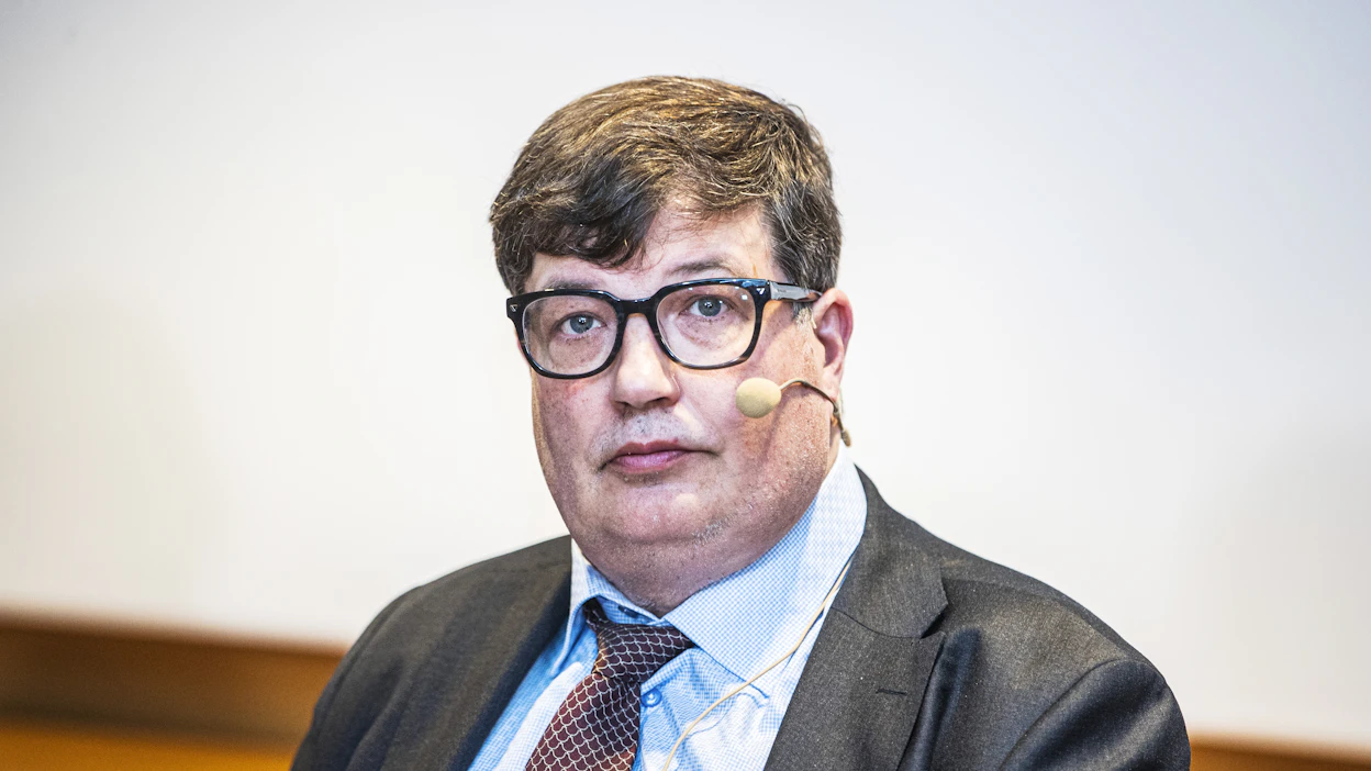Työministeri Arto Satonen (kok.) kertoo hakemuksessaan pitkästä perehtyneisyydestään sosiaaliturvaan ja työmarkkinoihin.