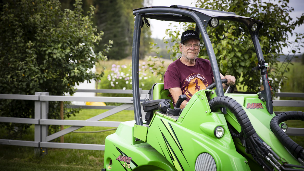 Entisen Vapon maineen ja liiketoiminnan kääntämiseen tarvittiin täyskäännös ja lopulta nimenmuutos Neova Groupiksi. Avant-pienoistraktori on ahkerassa käytössä Porvoon Epoossa.