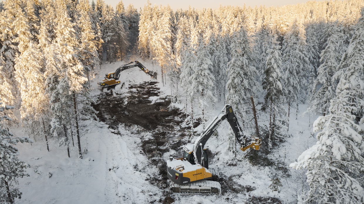 Vajaatuottoisen metsän ennallistaminen käynnissä Pudasjärvellä sykssyllä 2025.