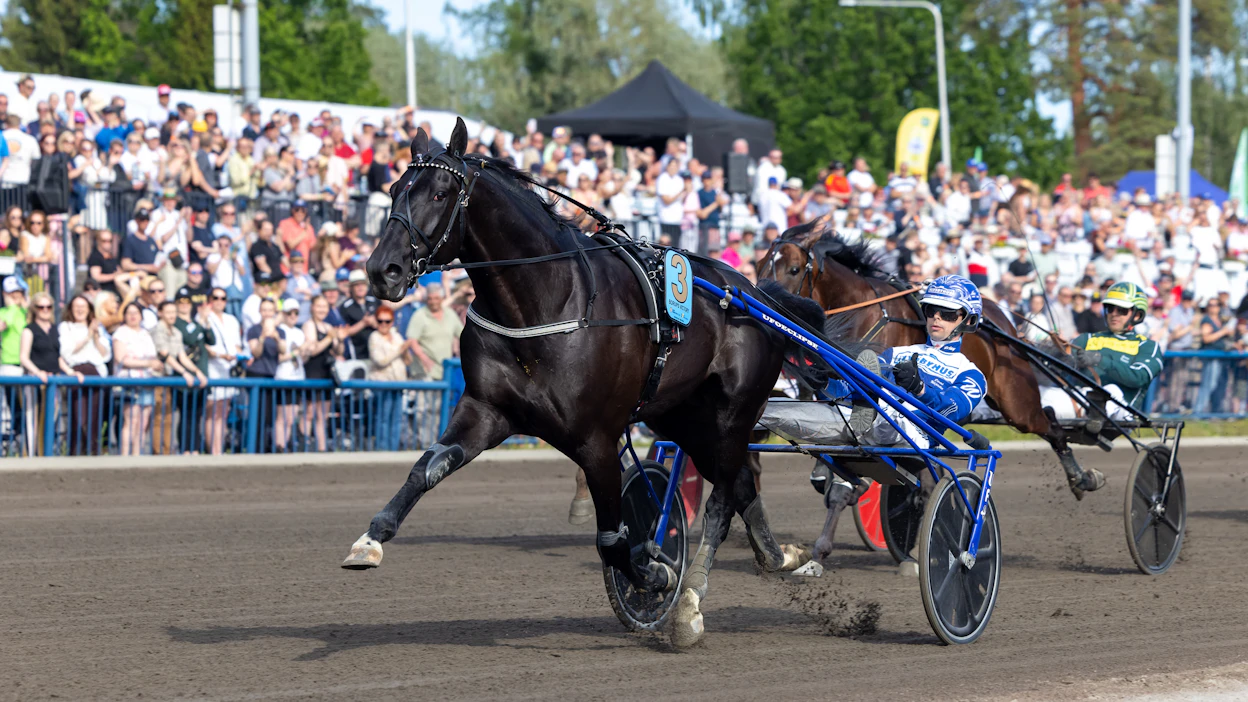 Viime vuonna Borups Victory voitti Kymi GP:n. Taustalla näkyvä Massimo Hoist sijoittui toiseksi.