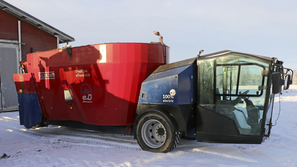 Vetoaisa, koukku ja edessä oleva traktori on korvattu akulla, sähkömoottorilla ja ohjaamolla. Vaunun lastaamiseen tarvitaan edelleen erillinen järjestelmä, sillä Truckline-sarjaan ei ole saatavilla itselastausta.