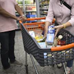 Kauppa on yksityisen sektorin ylivoimaisesti suurin työllistäjä.