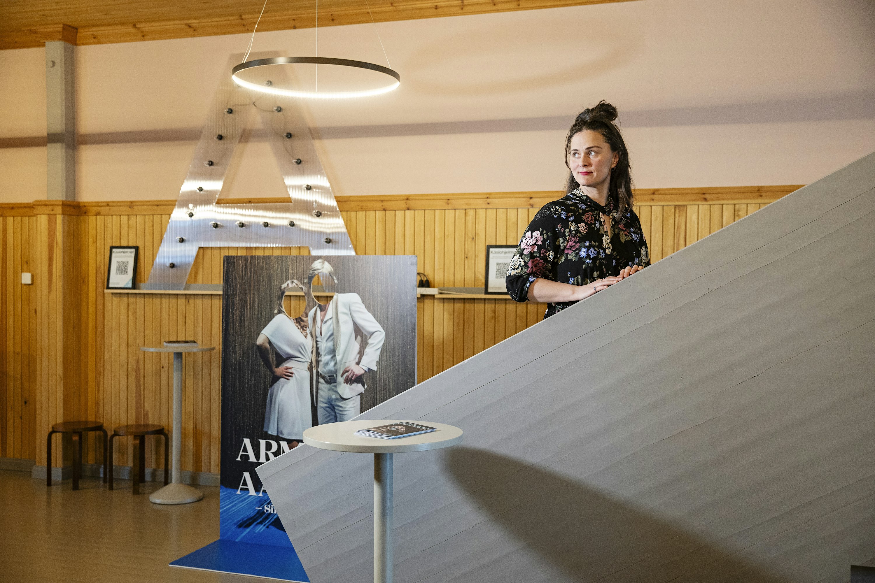 Kevään ajan Niskanen esiintyy Armi Aavikko – siinä välissä olin elossa -näytelmässä.