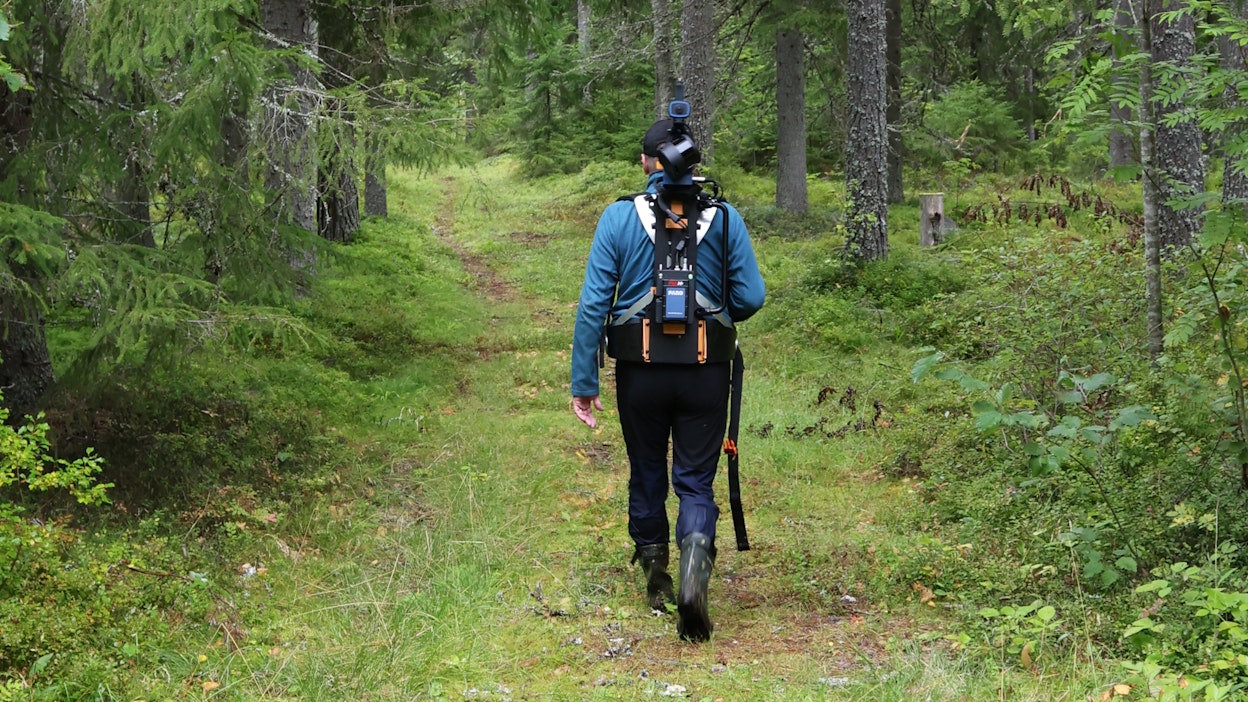 Nykyaikaisella skannaustekniikalla voi yksi henkilö mitata metsistä valtavan määrän tietoa. Geotrim Oy jälleenmyy skannauslaitteistoja ja ohjelmistoja metsän mittaamiseen. Koneviesti tutustui, millaista tietoa voidaan mobiililaitteistolla kerätä.