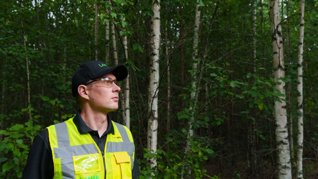 Kun suomalaiset metsät siirtyvät sukupolvilta toisille, osaamista tai kiinnostusta metsänhoitoon ei välttämättä ole niin paljon kuin aiemmin. Tomi Vartiamäen mukaan silloin kannattaa luottaa metsäalan ammattilaisten apuun.