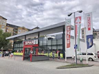 Spar on nykyään tuttu näky Euroopassa matkanneille ja kenties lähitulevaisuudessa kokonaisina myymälöinä jälleen myös Suomessa. Ensi alkuun Tokmanni muuttaa kuitenkin myymälöittensä elintarvikeosastot Spar-konseptin mukaisiksi. Kuva Unkarista.