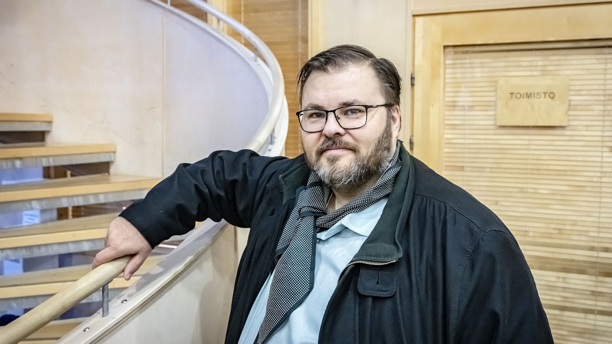 ”Klassisen musiikin yleisöpohjaa pitäisi saada kasvatettua, ja pientä nousua on jo näkyvissä”, tenori Mika Nisula sanoo.