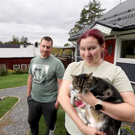 Miika Niinisalon ja Jenni Mäkisen talossa on noin 170 neliötä. Tilojen lämmitys koostuu monesta palasesta, joten voidaan puhua myös hybridilämmityksestä.